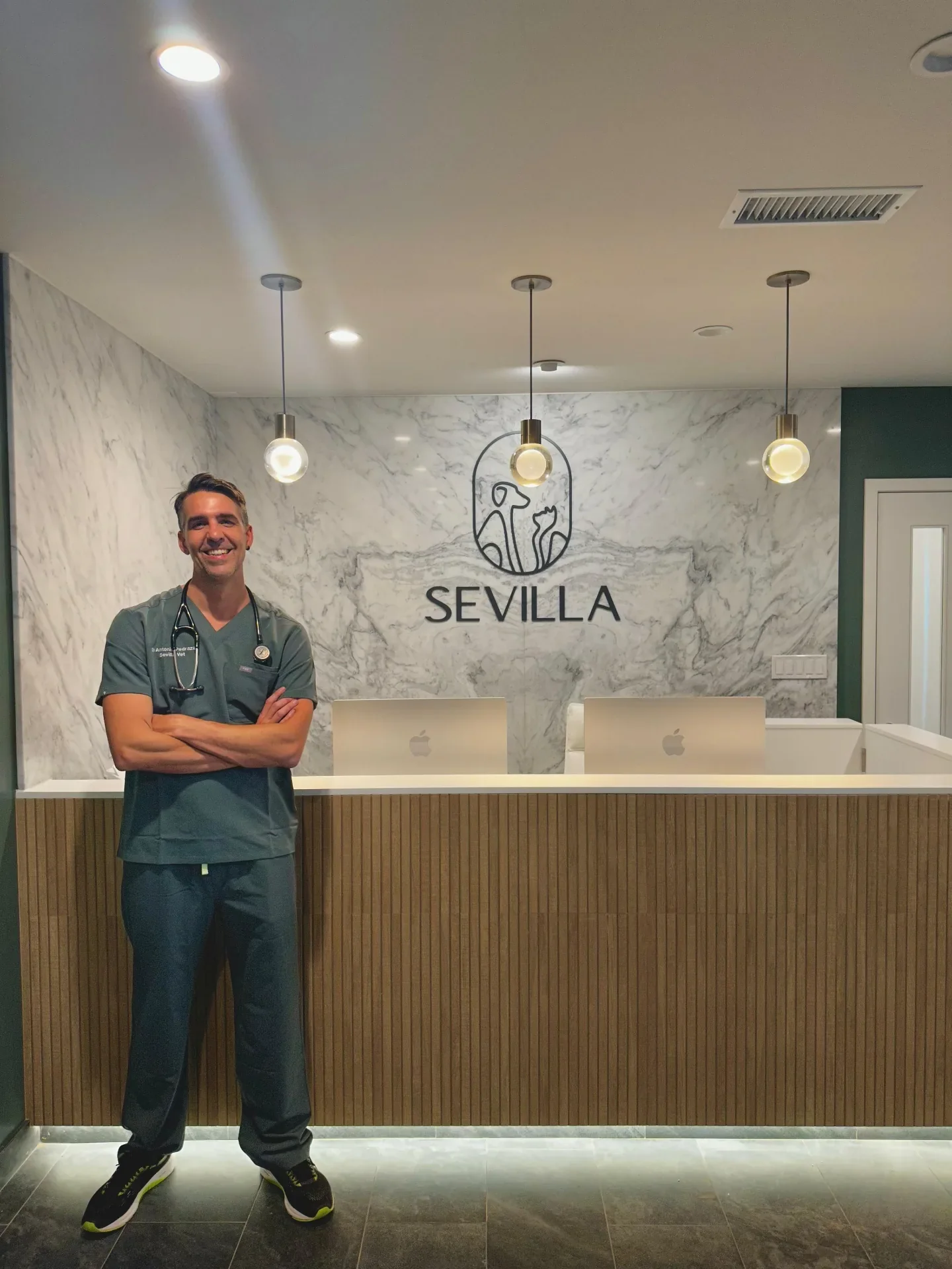 Dr. Antonio Pedraza at Sevilla Veterinary Hospital